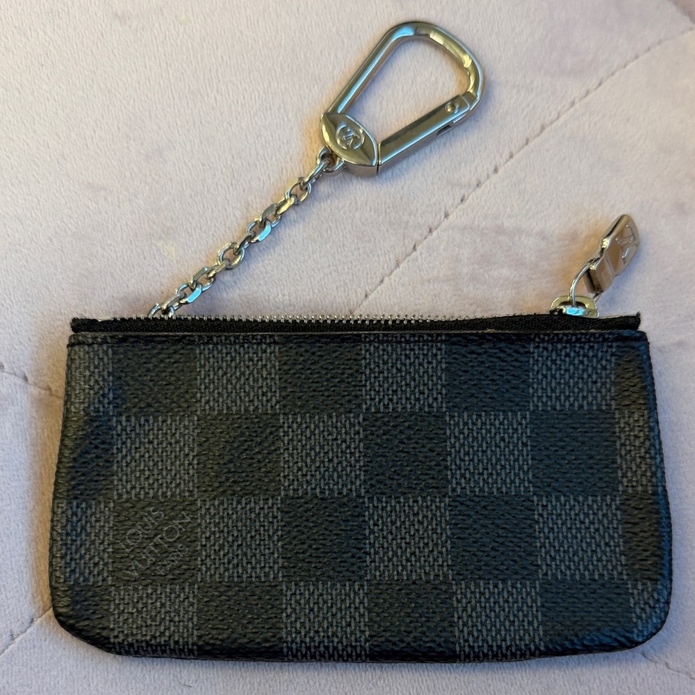 Louis Vuitton Black and Gray Damier Key Pouch